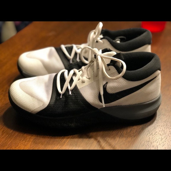 Nike Basketball Shoes - Picture 1 of 2
